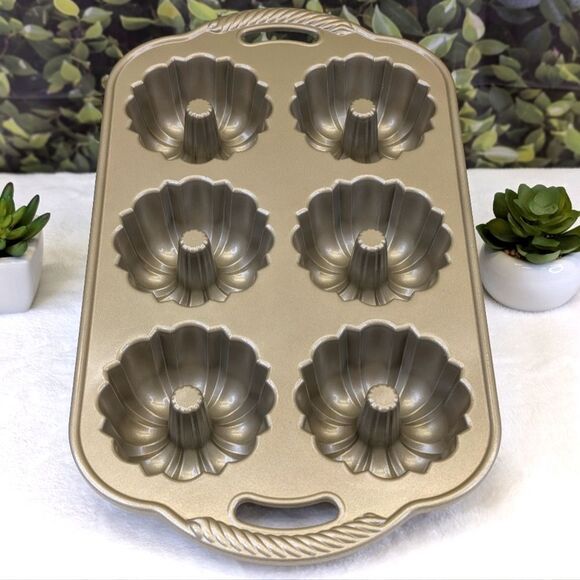 Nordic Ware Cast Aluminum Nonstick 65th Anniversary Bundtlette Cake Pan - Picture 2 of 9